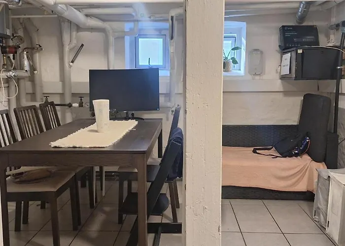 Basement Of House - Entire Place *